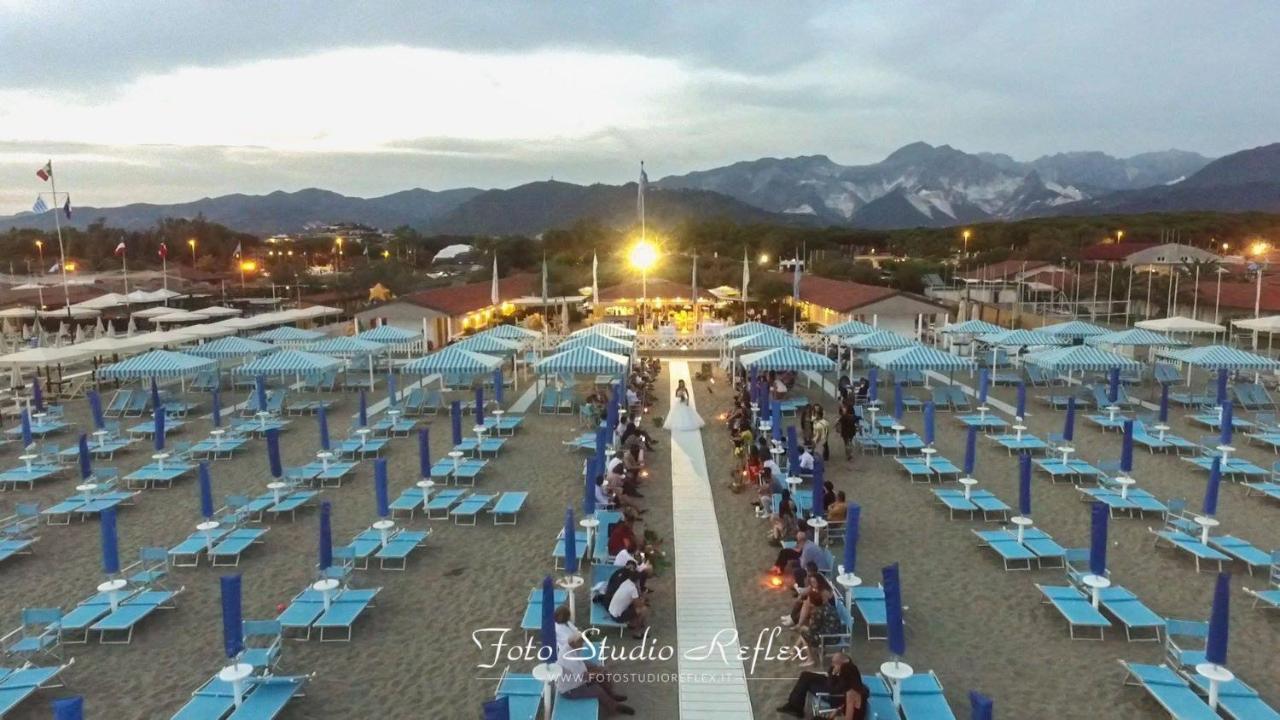 Bed and Breakfast Brezza Marina Марина-ді-Каррара Екстер'єр фото