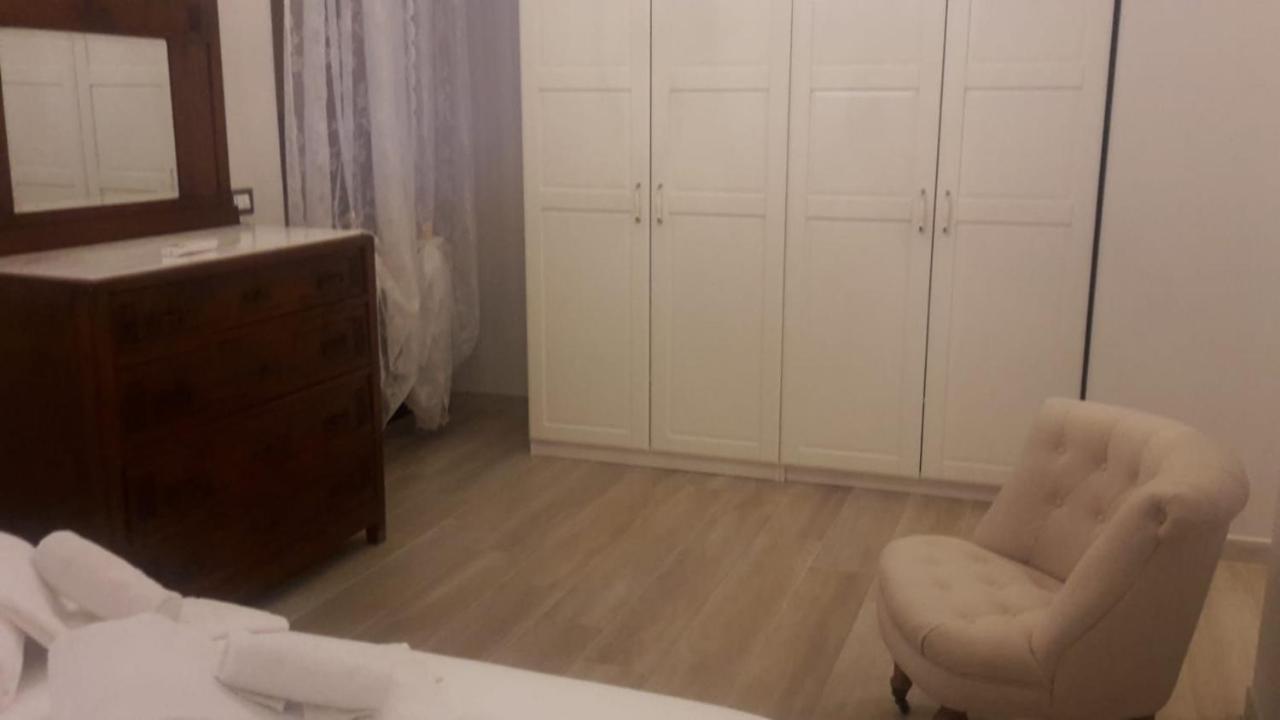 Bed and Breakfast Brezza Marina Марина-ді-Каррара Екстер'єр фото